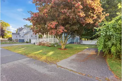 10 Eaton St, Reading, MA 01867 - Photo 4