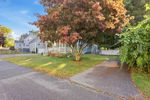 10 Eaton St, Reading, MA 01867 - Photo 4