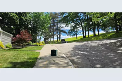 109 Green Hill Pkwy #1, Worcester, MA 01605 - Photo 6