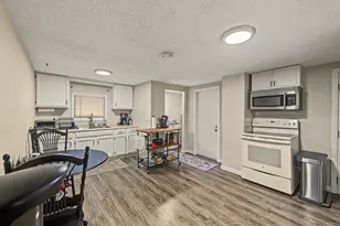 10 Lewis St, Westfield, MA 01085 - Photo 6