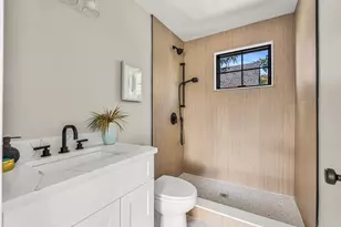 20R Plain St, Boston, MA 02122 - Photo 28