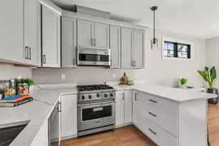 20R Plain St, Boston, MA 02122 - Photo 22