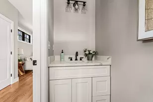 20R Plain St, Boston, MA 02122 - Photo 4
