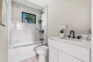 20R Plain St, Boston, MA 02122 - Photo 24
