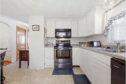 34 Palmer St, Medford, MA 02155 - Photo 18