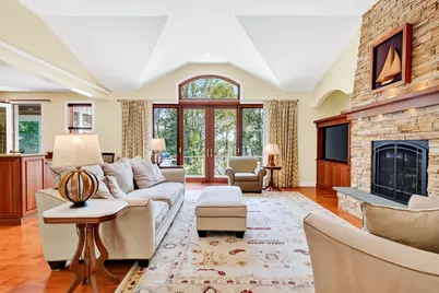 79 Pickerel Cove Cir, Mashpee, MA 02649 - Photo 8