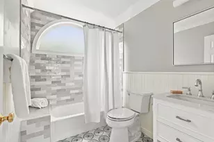 17 Frost St, Cambridge, MA 02140 - Photo 26