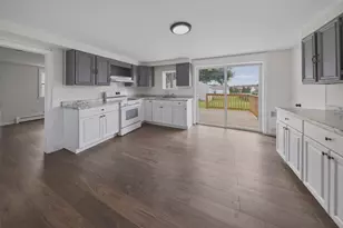26 Vernon, Holyoke, MA 01040 - Photo 2