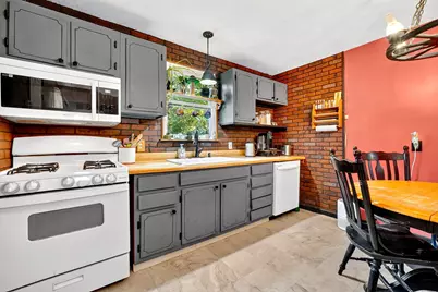 203 Lakeview Ave, Tyngsborough, MA 01879 - Photo 4