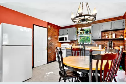 203 Lakeview Ave, Tyngsborough, MA 01879 - Photo 6