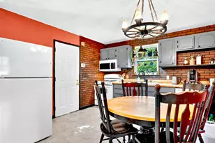 203 Lakeview Ave, Tyngsborough, MA 01879 - Photo 6