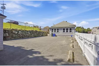 2400 South Main St, Fall River, MA 02724 - Photo 4