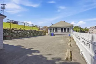 2400 S Main St, Fall River, MA 02724 - Photo 4