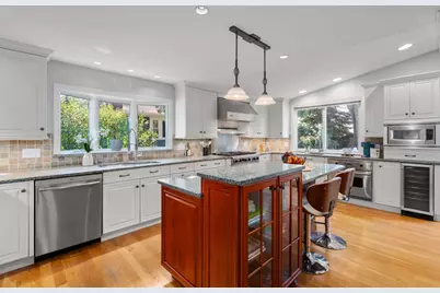 65 Tarbox St, Dedham, MA 02026 - Photo 8