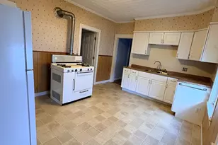 94-96 Crawford St, Lowell, MA 01854 - Photo 10