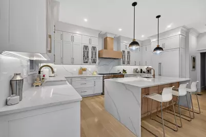 261 Tappan St #1, Brookline, MA 02445 - Photo 6