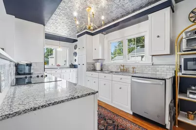 104 Wayne St, Springfield, MA 01118 - Photo 12
