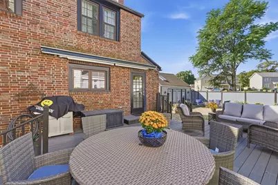 104 Wayne St, Springfield, MA 01118 - Photo 36