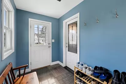 751 Varnum Avenue, Lowell, MA 01854 - Photo 8