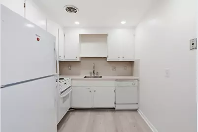 1323 Worcester Rd #E6, Framingham, MA 01701 - Photo 6