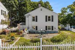 116 Running Brook Rd, Boston, MA 02132 - Photo 6