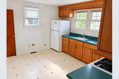 223 East St, Springfield, MA 01104 - Photo 4