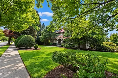 131 Fair Oaks Park, Needham, MA 02492 - Photo 2