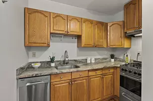 5 Haskell St, Cambridge, MA 02140 - Photo 8