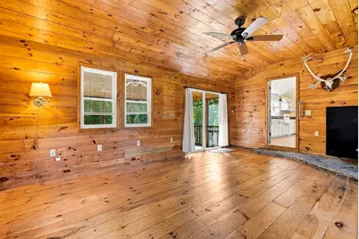 15 North St, Upton, MA 01568 - Photo 8