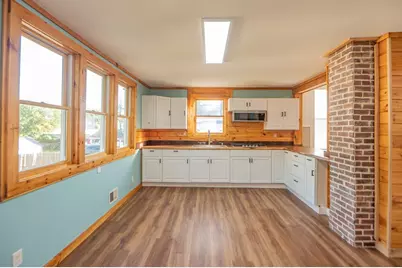 19 Lynn St, Peabody, MA 01960 - Photo 4