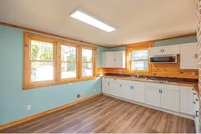 19 Lynn St, Peabody, MA 01960 - Photo 6