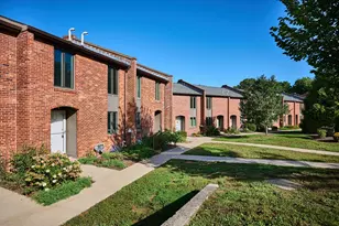 16 Bedford Ct, Amherst, MA 01002 - Photo 1