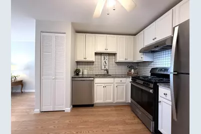 8 Kenmar Dr #64, Billerica, MA 01821 - Photo 2