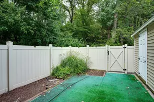 501 Windsor Dr, Framingham, MA 01701 - Photo 14