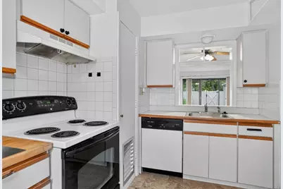 501 Windsor Dr. #501, Framingham, MA 01701 - Photo 4