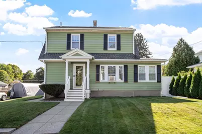48 Walnut St, Hudson, MA 01749 - Photo 2