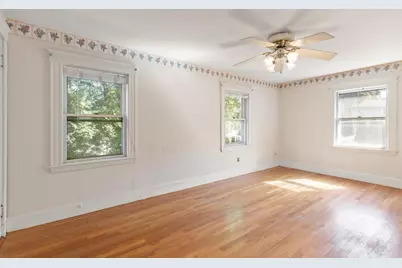 16 Suffolk Street, Medford, MA 02155 - Photo 20