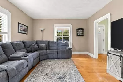 11 Sweetser Ave, Reading, MA 01867 - Photo 6