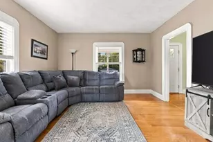 11 Sweetser Ave, Reading, MA 01867 - Photo 6