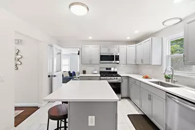 468 Underwood St, Holliston, MA 01746 - Photo 8