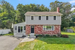 468 Underwood St, Holliston, MA 01746 - Photo 2