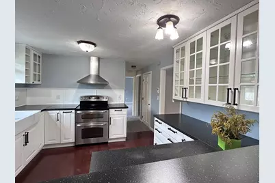 42 Edgewood Rd, Southborough, MA 01772 - Photo 2