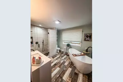 37 Rhode Island Ave, Dartmouth, MA 02747 - Photo 18