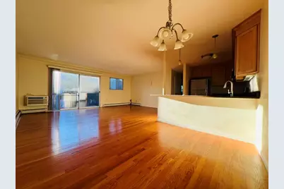 8 Crescent Dr #5, Andover, MA 01810 - Photo 2