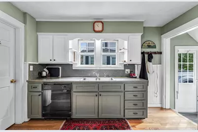 793 Allen St, Springfield, MA 01118 - Photo 18