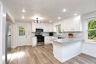 176 Meadow St, Westfield, MA 01085 - Photo 2