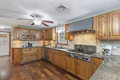 238 Beech St, Tewksbury, MA 01876 - Photo 10