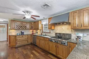 238 Beech St, Tewksbury, MA 01876 - Photo 10