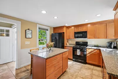 18 Highland Ave, Chelmsford, MA 01863 - Photo 12