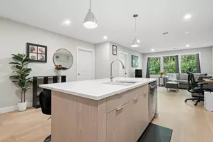 5205 Washington St, Boston, MA 02132 - Photo 8